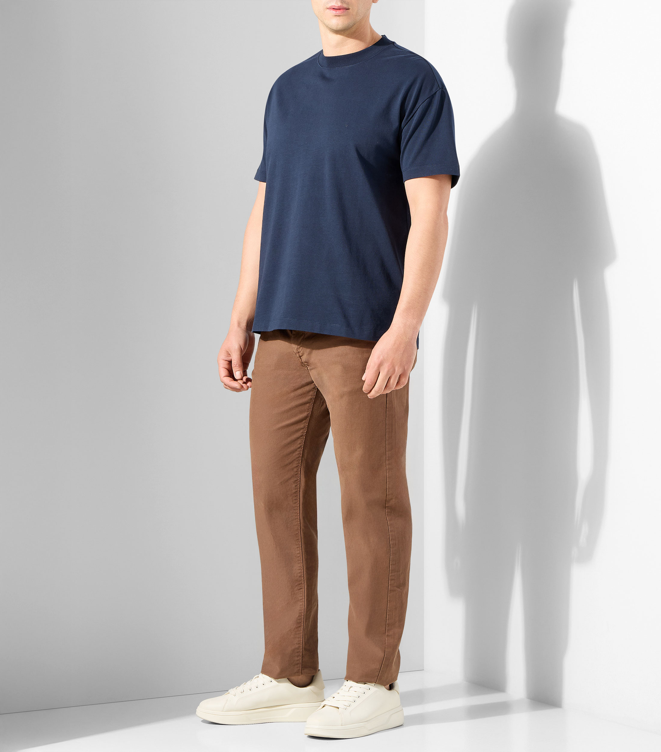 Playera cuello redondo manga corta diseño sólido Hombre
